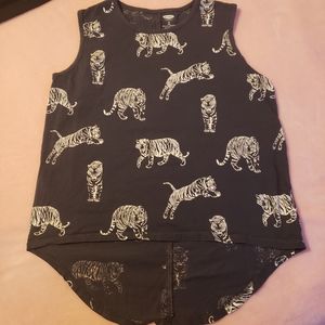 5 for $25 Medium (8) tiger Old Navy high-low tank